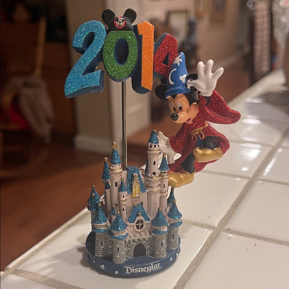 Disneyland 2014 Mickey Mouse card / photo holder